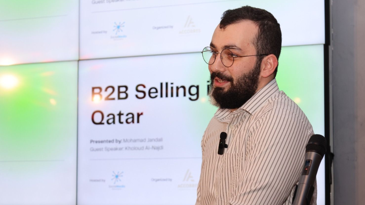 Mohamad Jandali presenting B2B Selling in Qatar workshop